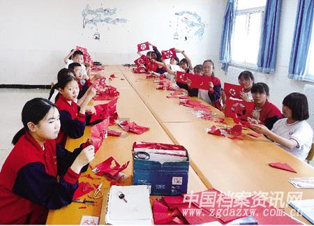 叹为观止!直播间买卡片,女孩花掉七千多